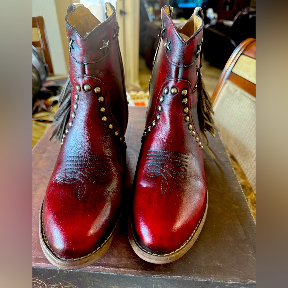 Circle G Western Style Leather Ankle Boots EUC 10 1/2 M